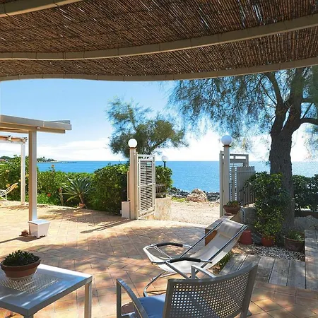 Tatil Evi With Sea View In Fontane Bianche